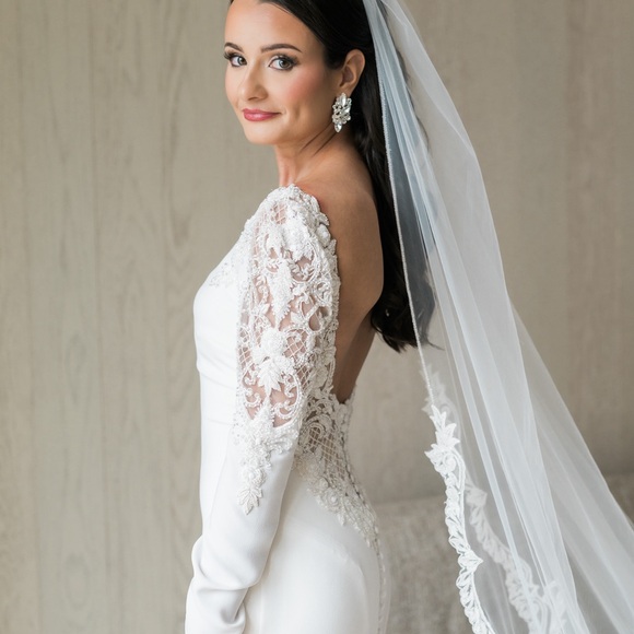 Badgley Mischka wedding gown - Picture 2 of 7